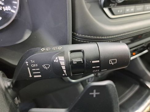 Used 2023 Nissan Rogue S image 11