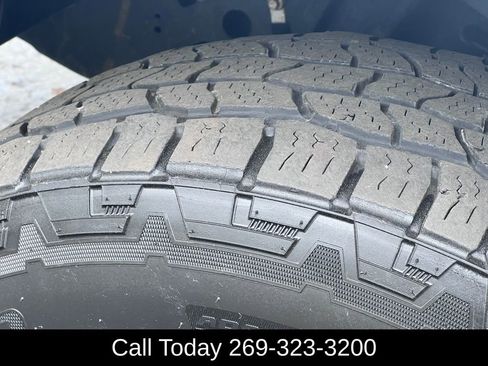 Used 2018 Ford F150 Lariat w/ FX4 Off-Road Package AWD/4WD image 9