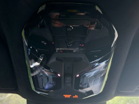 Used 2025 BMW 760i xDrive w/ Executive Package image 56