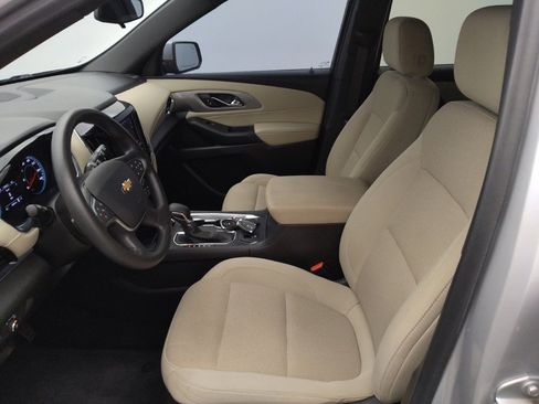 Used 2022 Chevrolet Traverse LS FWD image 17