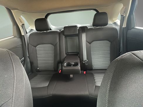 Used 2018 Ford Edge SE FWD image 19