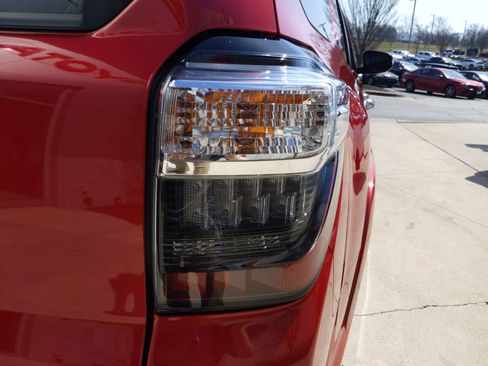 Used 2022 Toyota 4Runner Limited image 12