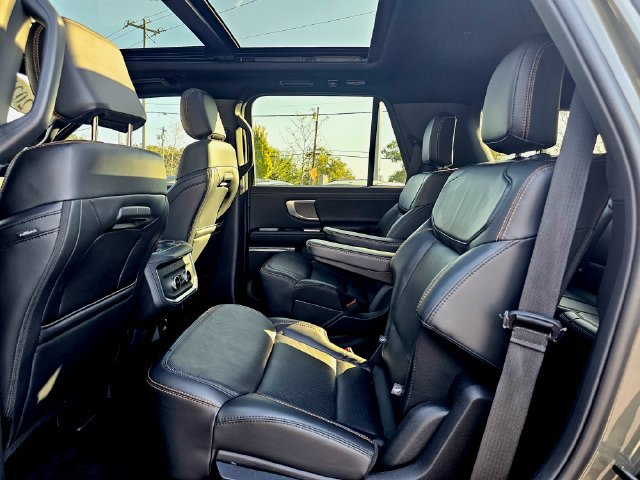 Used 2025 Ford Expedition Tremor AWD/4WD image 24