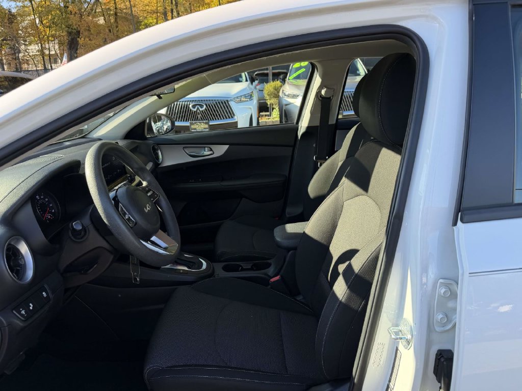 Used 2023 Kia Forte LXS w/ LXS Technology Package FWD image 14