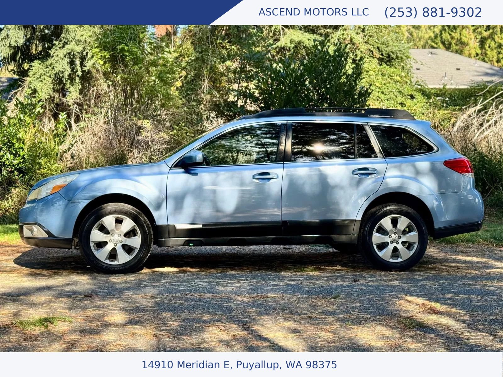 Used 2010 Subaru Outback 2.5i Limited AWD/4WD image 2