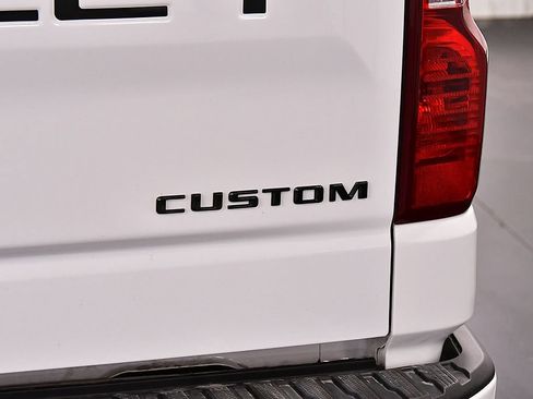 Used 2025 Chevrolet Silverado 1500 Custom w/ Turbomax Blackout Package AWD/4WD image 13