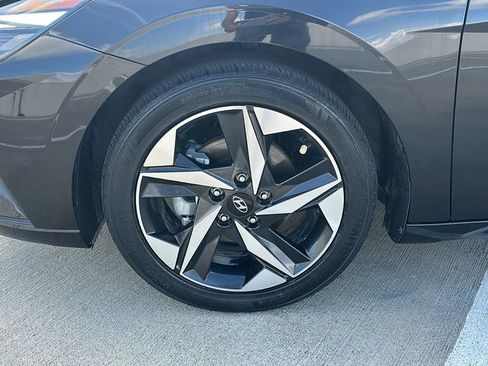 Used 2023 Hyundai Elantra SEL w/ Convenience Package image 6