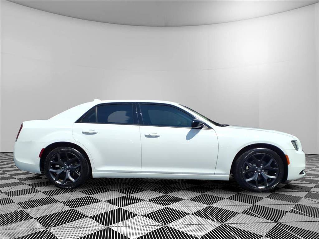 Used 2023 Chrysler 300 Touring w/ Sport Appearance Package RWD image 30