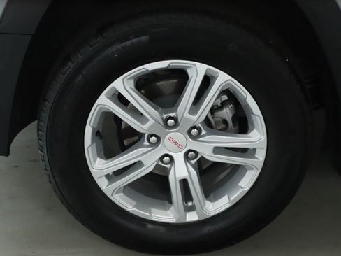 Used 2023 GMC Terrain SLE w/ Driver Convenience Package FWD image 12