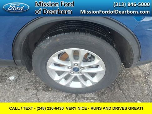 Used 2022 Ford Escape SE w/ Cold Weather Package image 9