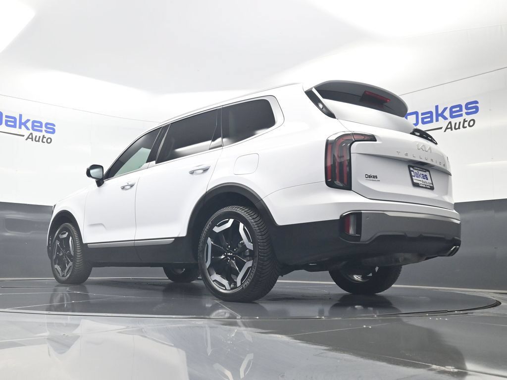 Used 2025 Kia Telluride EX w/ EX Captain's Chair Package FWD image 45