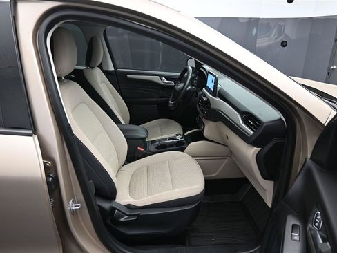 Used 2021 Ford Escape SE w/ Cold Weather Package FWD image 9