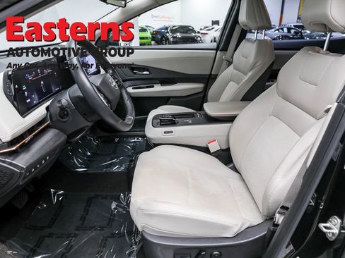 Used 2023 Nissan Ariya AWD image 14