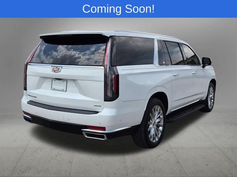 Used 2021 Cadillac Escalade ESV Premium Luxury w/ Driver Assist Tech Package RWD image 6