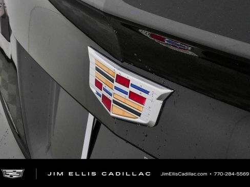 Certified 2025 Cadillac XT4 Premium Luxury FWD image 35