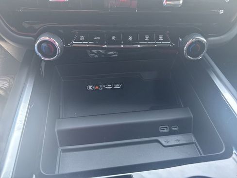 New 2026 Chevrolet Tahoe High Country AWD/4WD image 15
