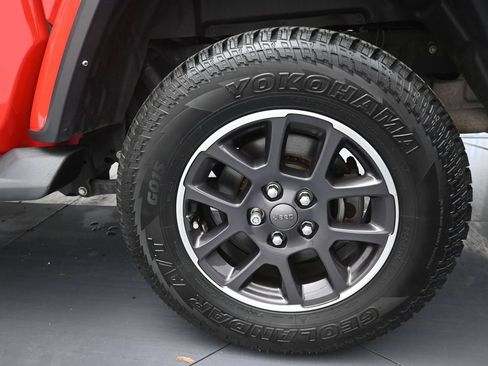 Used 2021 Jeep Gladiator Overland w/ Popular Equipment Package AWD/4WD image 40