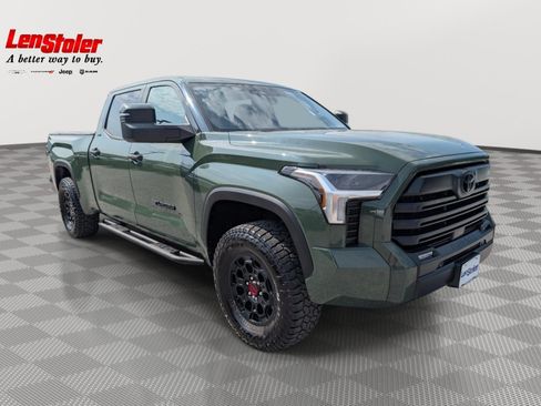 Used 2022 Toyota Tundra SR5 w/ SR5 Convenience Package AWD/4WD image 7