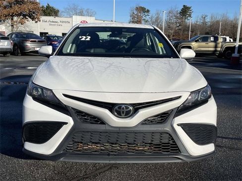 Used 2022 Toyota Camry SE image 8