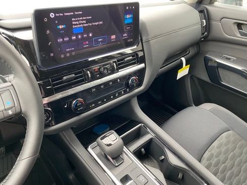 New 2026 Nissan Pathfinder SV image 18