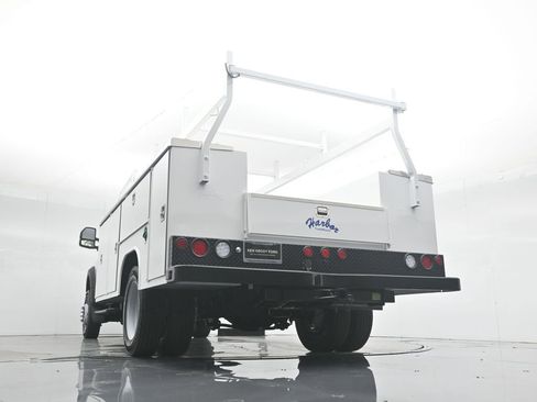 New 2025 Ford F550 2WD Regular Cab Super Duty image 54