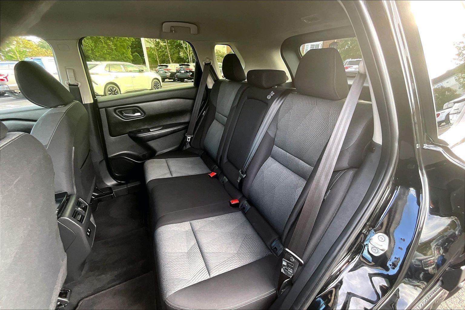 Used 2024 Nissan Rogue SV AWD/4WD image 24