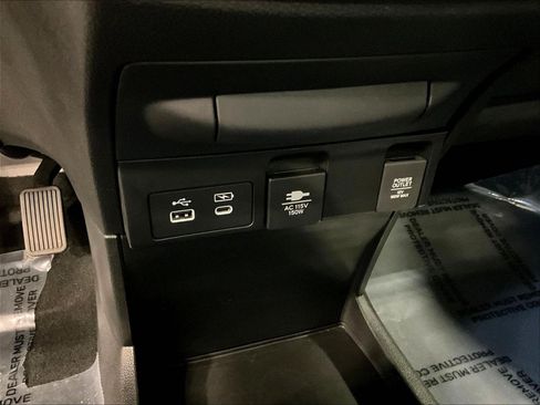 Used 2025 Honda Odyssey Elite image 16