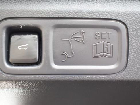 Used 2024 Ford Expedition XLT image 43