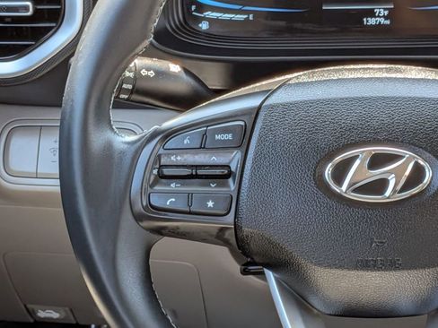 Used 2025 Hyundai Venue SEL FWD image 24