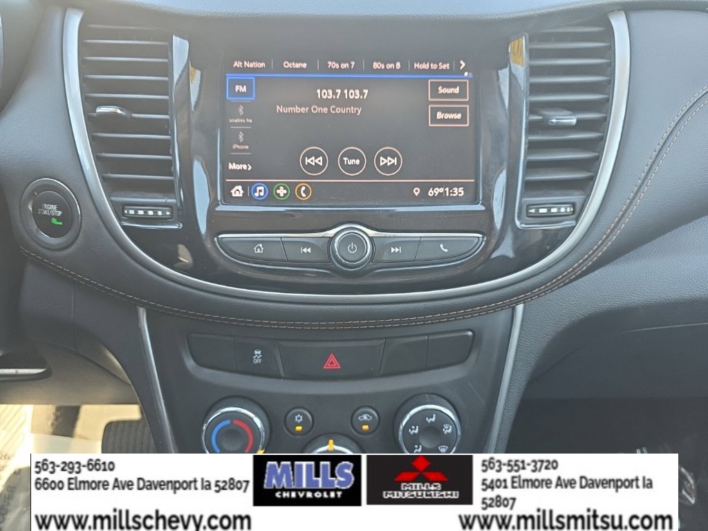 Used 2020 Chevrolet Trax LT w/ LT Convenience Package FWD image 11