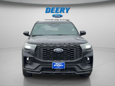 New 2026 Ford Explorer ST-Line w/ ST-Line Street Pack AWD/4WD image 2