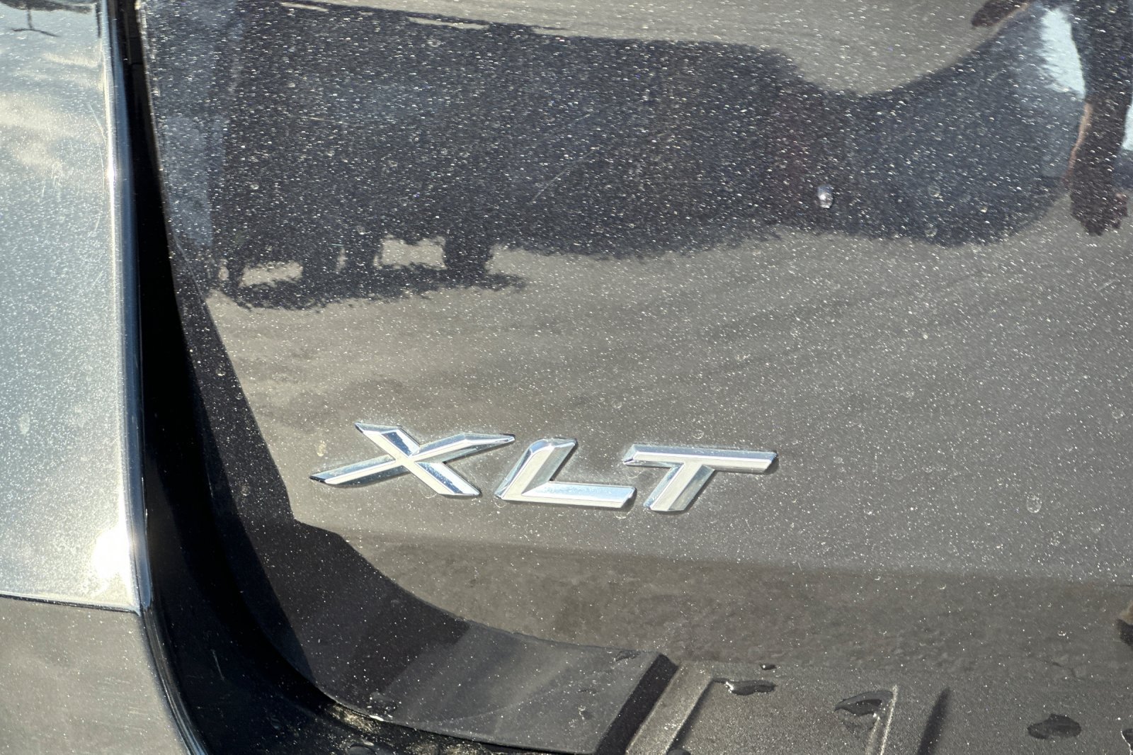 Used 2022 Ford Explorer XLT w/ Equipment Group 202A RWD image 28