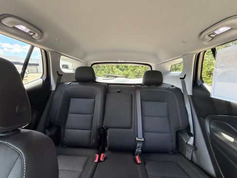 Used 2023 GMC Terrain SLE w/ Driver Convenience Package AWD/4WD image 3