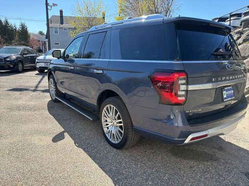Used 2023 Ford Expedition Platinum AWD/4WD image 4