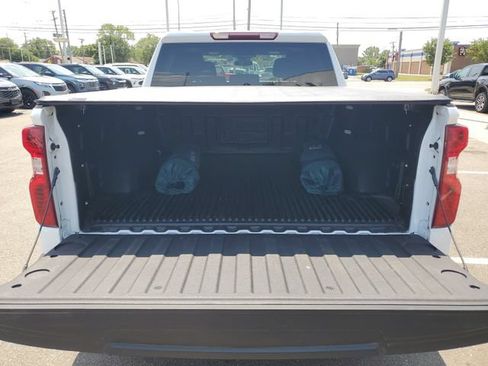 Certified 2025 Chevrolet Silverado 1500 LT AWD/4WD image 24
