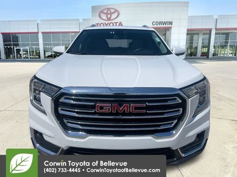 Used 2024 GMC Terrain SLT FWD image 8