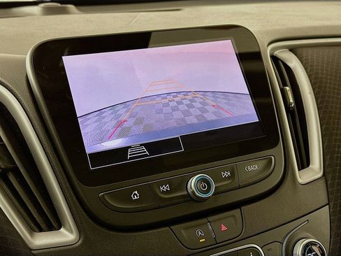 Used 2024 Chevrolet Malibu LT image 19