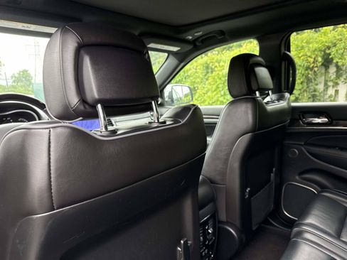 Used 2019 Jeep Grand Cherokee Overland AWD/4WD image 17