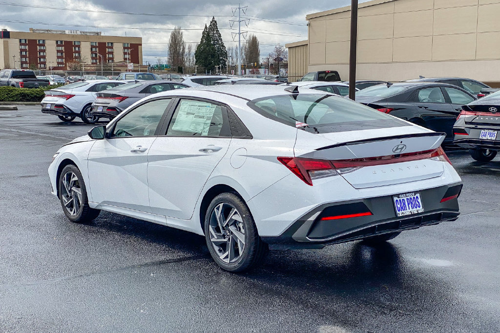 Certified 2026 Hyundai Elantra Sport FWD image 7