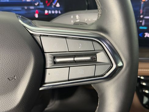 Used 2025 Chevrolet Suburban High Country image 29