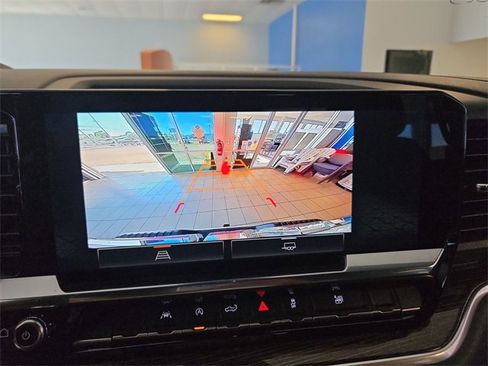 Used 2025 GMC Sierra 1500 Elevation image 17