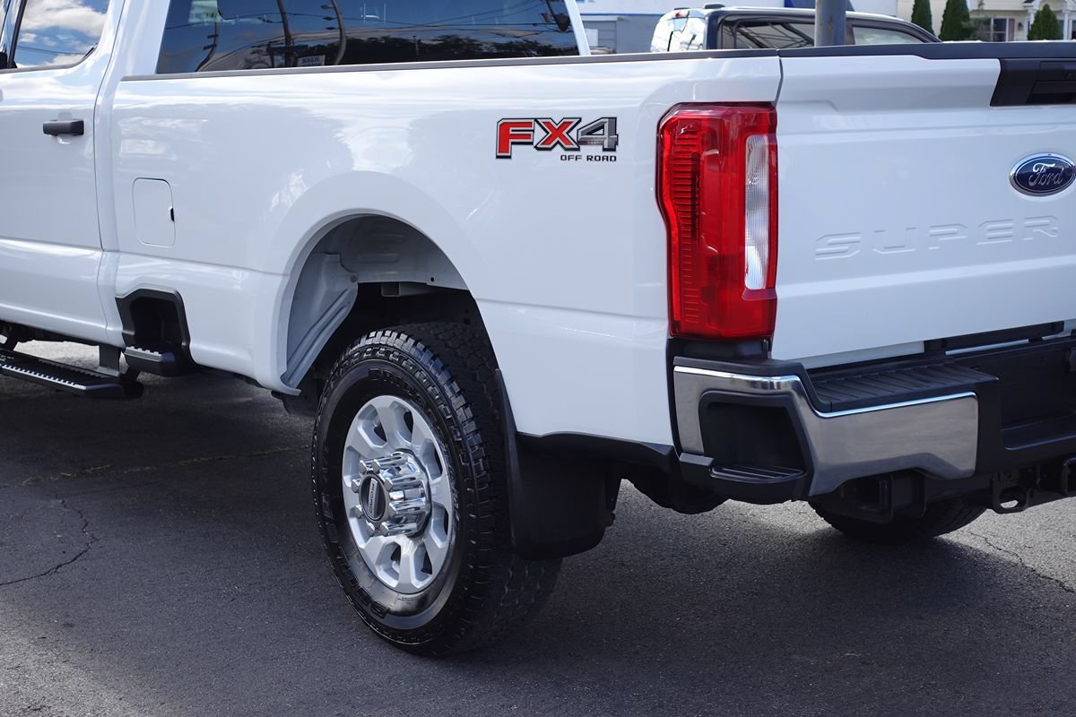 Used 2024 Ford F350 XLT w/ FX4 Off-Road Package AWD/4WD image 9