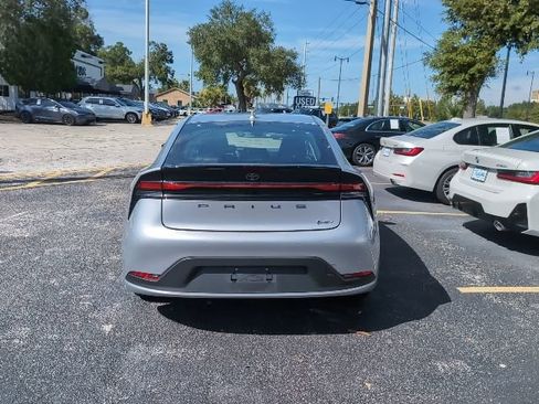 Used 2025 Toyota Prius LE FWD image 6