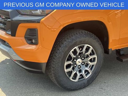 Used 2025 Chevrolet Colorado Z71 w/ Technology Package AWD/4WD image 7