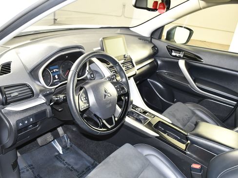 Used 2024 Mitsubishi Eclipse Cross SE AWD/4WD image 2