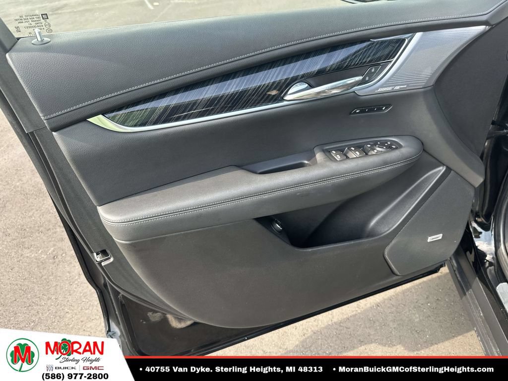 Certified 2023 Cadillac XT6 Premium Luxury AWD/4WD image 16