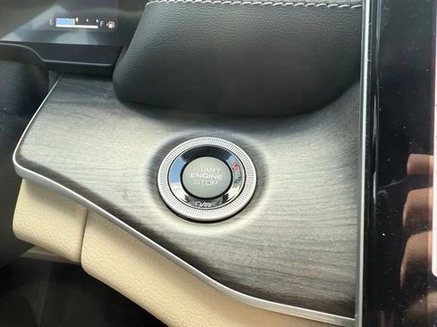 Used 2023 Jeep Grand Cherokee L Limited w/ Luxury Tech Group II image 23