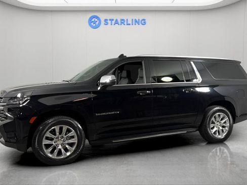 Used 2023 Chevrolet Suburban Premier RWD image 2
