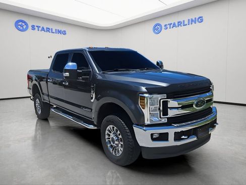 Used 2018 Ford F250 XLT w/ XLT Premium Package AWD/4WD image 5