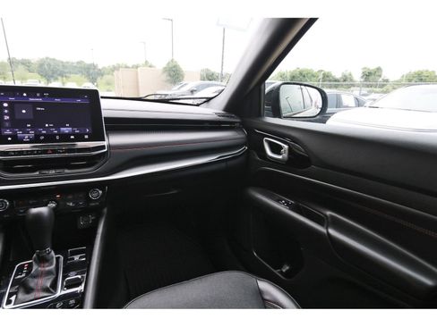 Used 2023 Jeep Compass Trailhawk AWD/4WD image 12